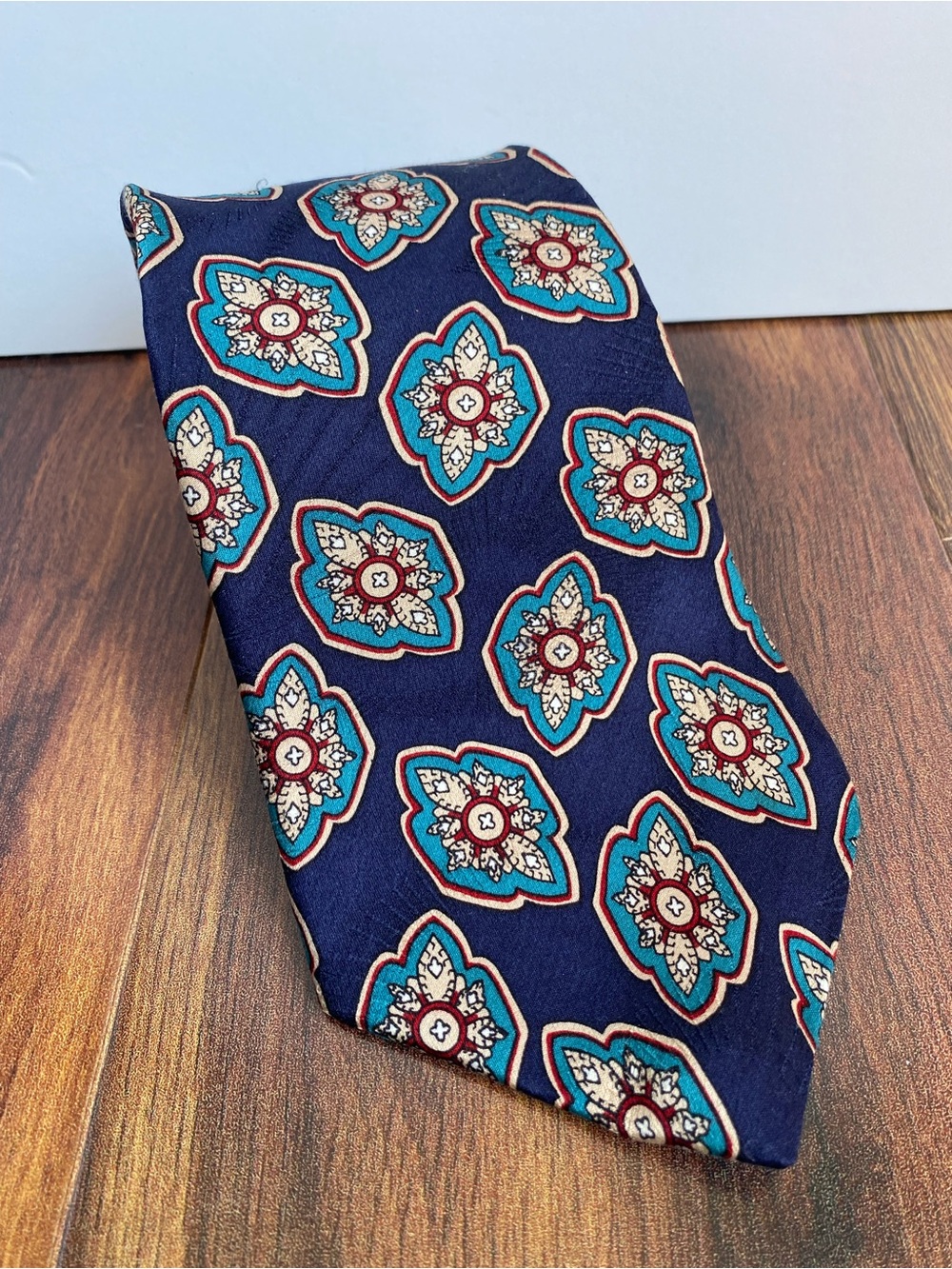 Liberty of London 100% Silk Tie Made in USA Navy Light Blue Red Cream